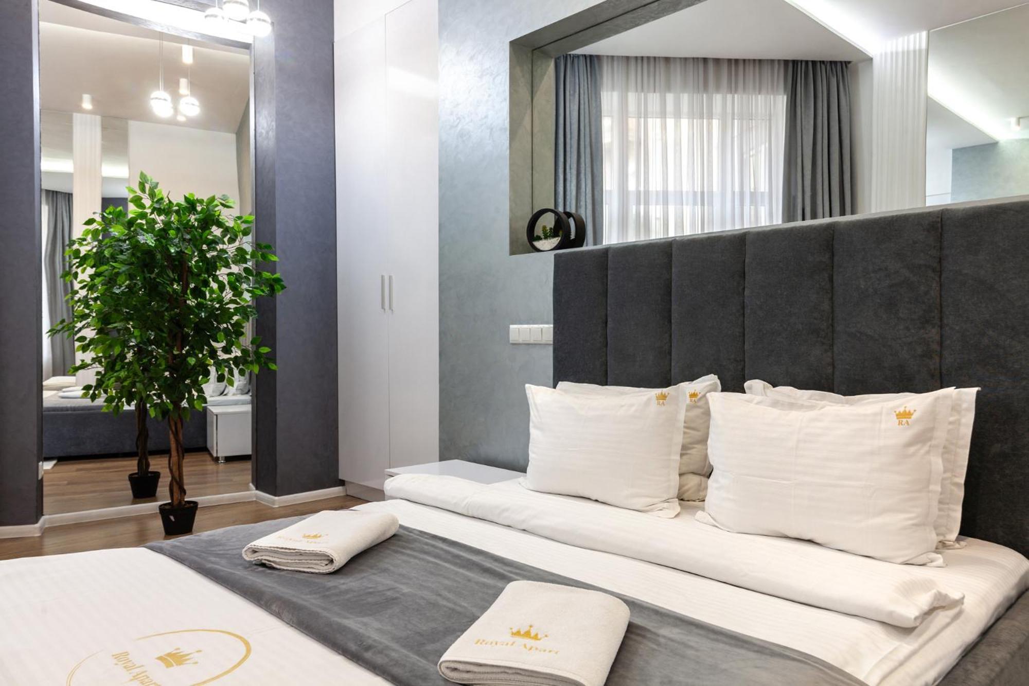 Royal Apartment On Franka 28 Leopoli Esterno foto