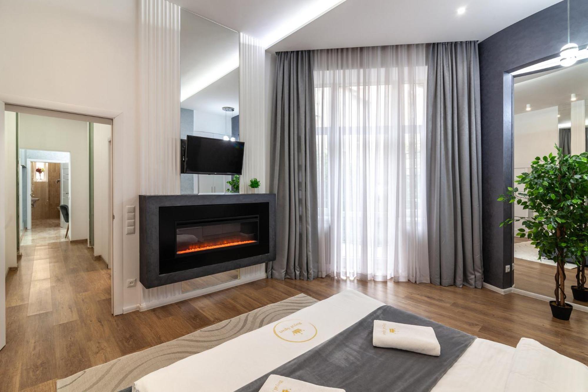 Royal Apartment On Franka 28 Leopoli Esterno foto