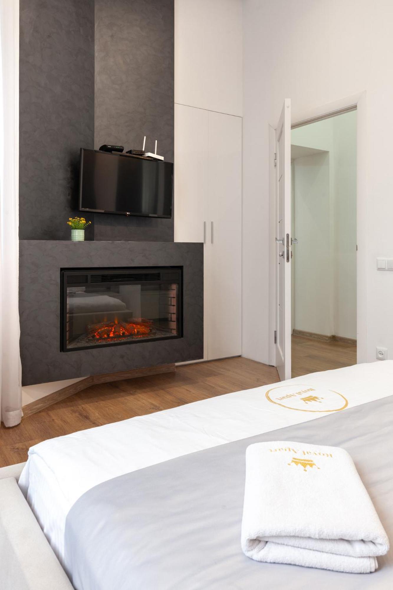 Royal Apartment On Franka 28 Leopoli Esterno foto